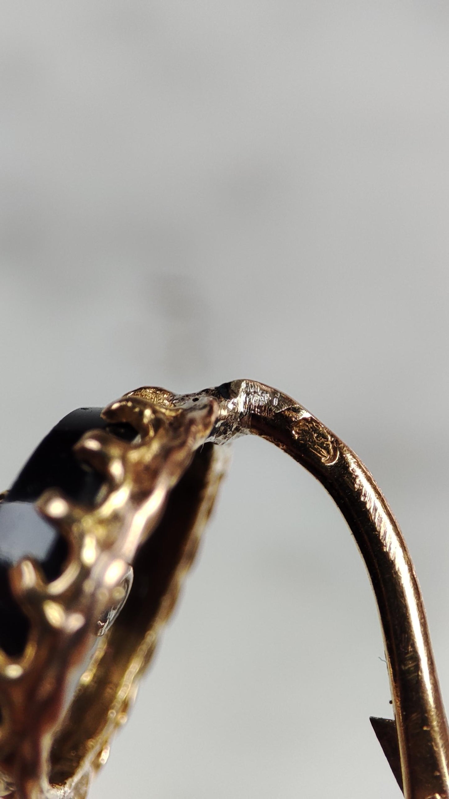 Boucles d’oreilles dormeuses anciennes or 18K onyx et perles fines, Napoléon III XIXe siècle