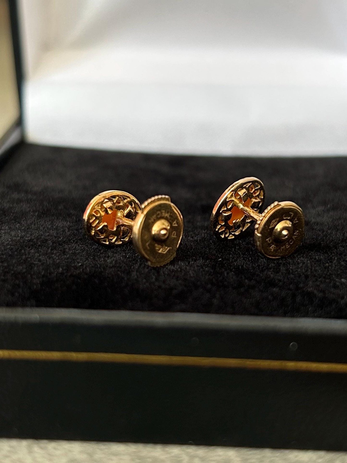 Puces d’oreilles vintage camées en or 18k, Profil sculpté, Fermoir Alpa sécurisé