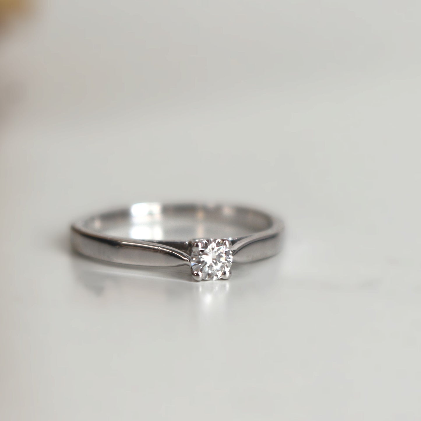 Bague de fiançailles en or blanc 18k, Solitaire diamant naturel 0,14 ct