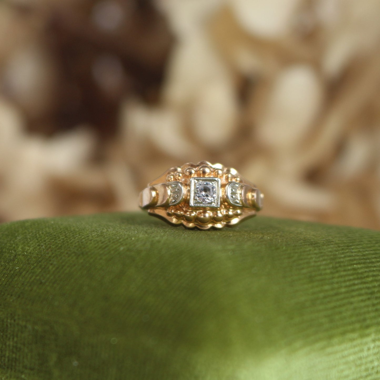 Bague Tank en or rose 18k orné d'un diamant GVS 0,10ct – Chevalière femme vintage style Art Déco années 40