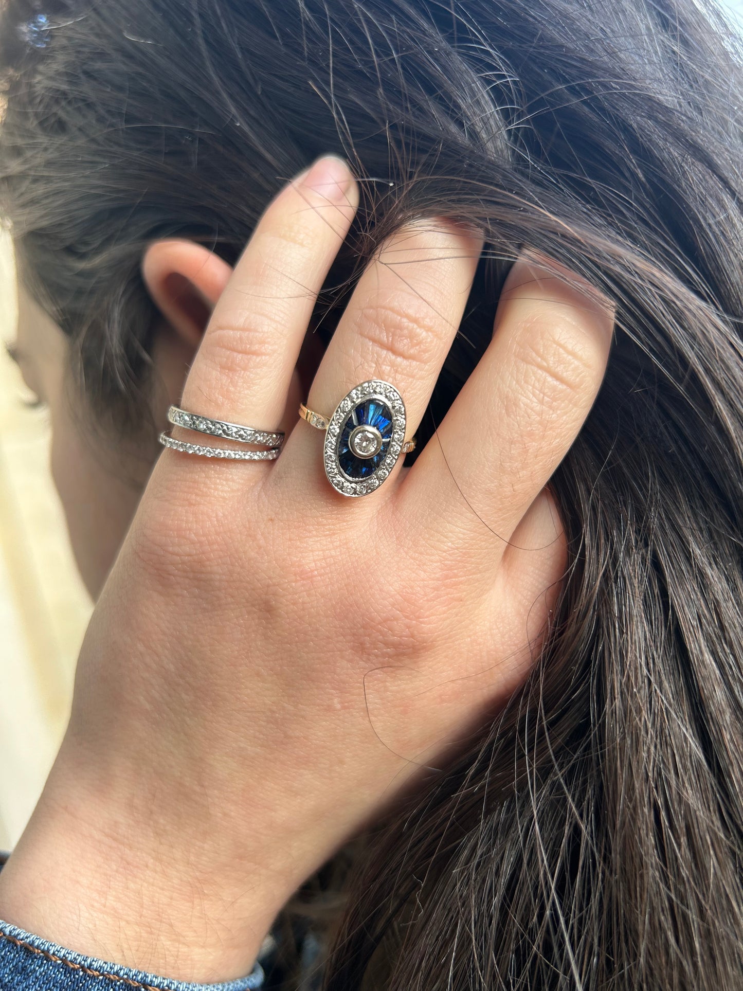 Bague ancienne navette en or 18k, entourage diamants et saphirs calibrés – Art Déco