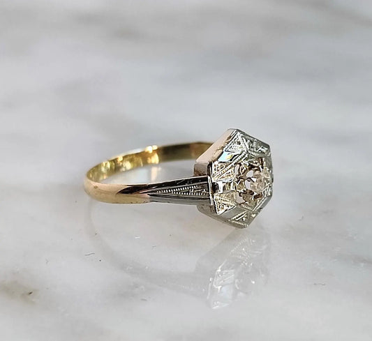 Bague ancienne Art Déco en or jaune et gris 18k, diamant taille ancienne (vers 1920)