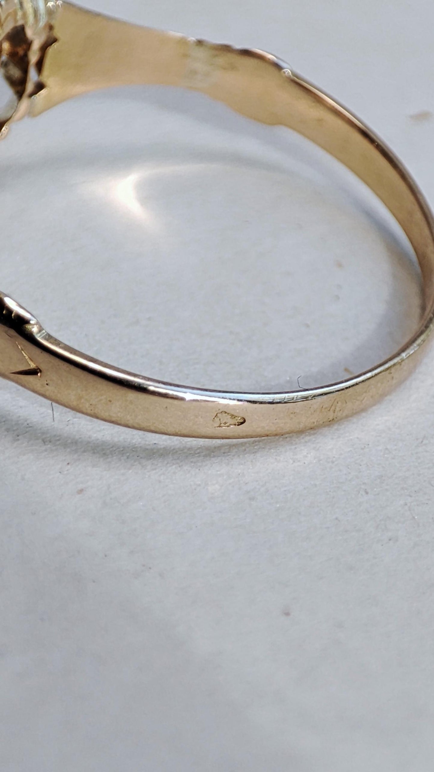Bague ancienne fleur en or 18K jaune, saphir naturel Teal 0,4ct , travail français XIXe siècle