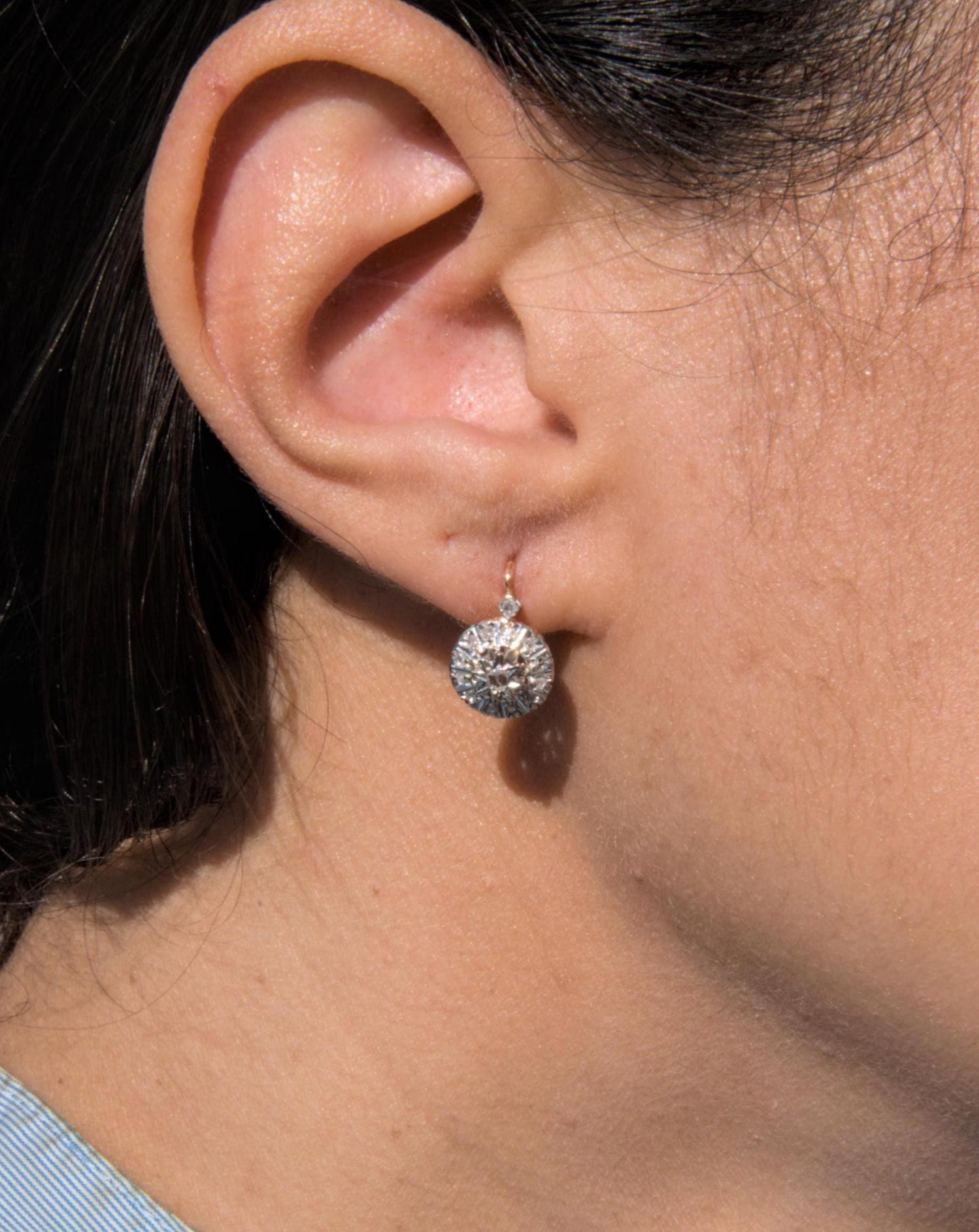 Boucles dormeuses anciennes en or 18K rose et gris, diamants taille rose et lame, bijoux français XIXe siècle
