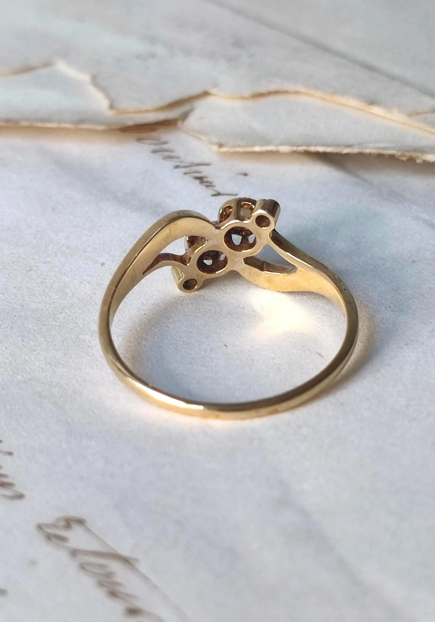Bague ancienne “Toi et Moi” en or jaune, perles et diamants - bague Belle Époque