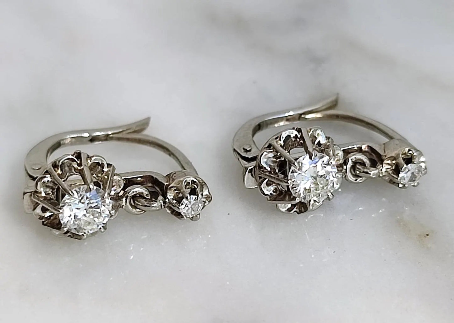 Dormeuses anciennes en or gris 18K ornées de diamants taille ancienne 0,5 ct – vers 1930
