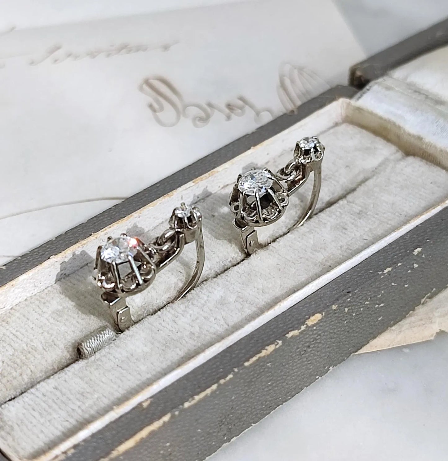 Dormeuses anciennes en or gris 18K ornées de diamants taille ancienne 0,5 ct – vers 1930