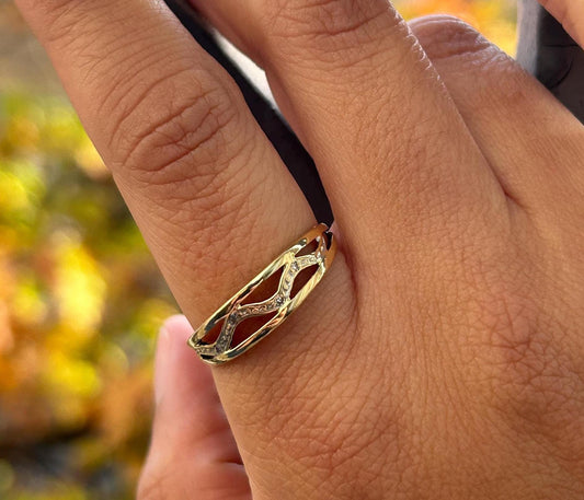 Bague vintage serpent ajourée en or jaune 18K – motif ondulé, diamants