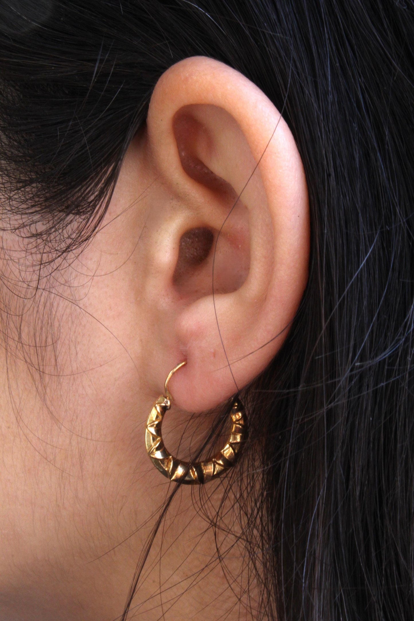 Créoles Vintage texturées en or 18K, Elégantes boucles d’oreilles anciennes