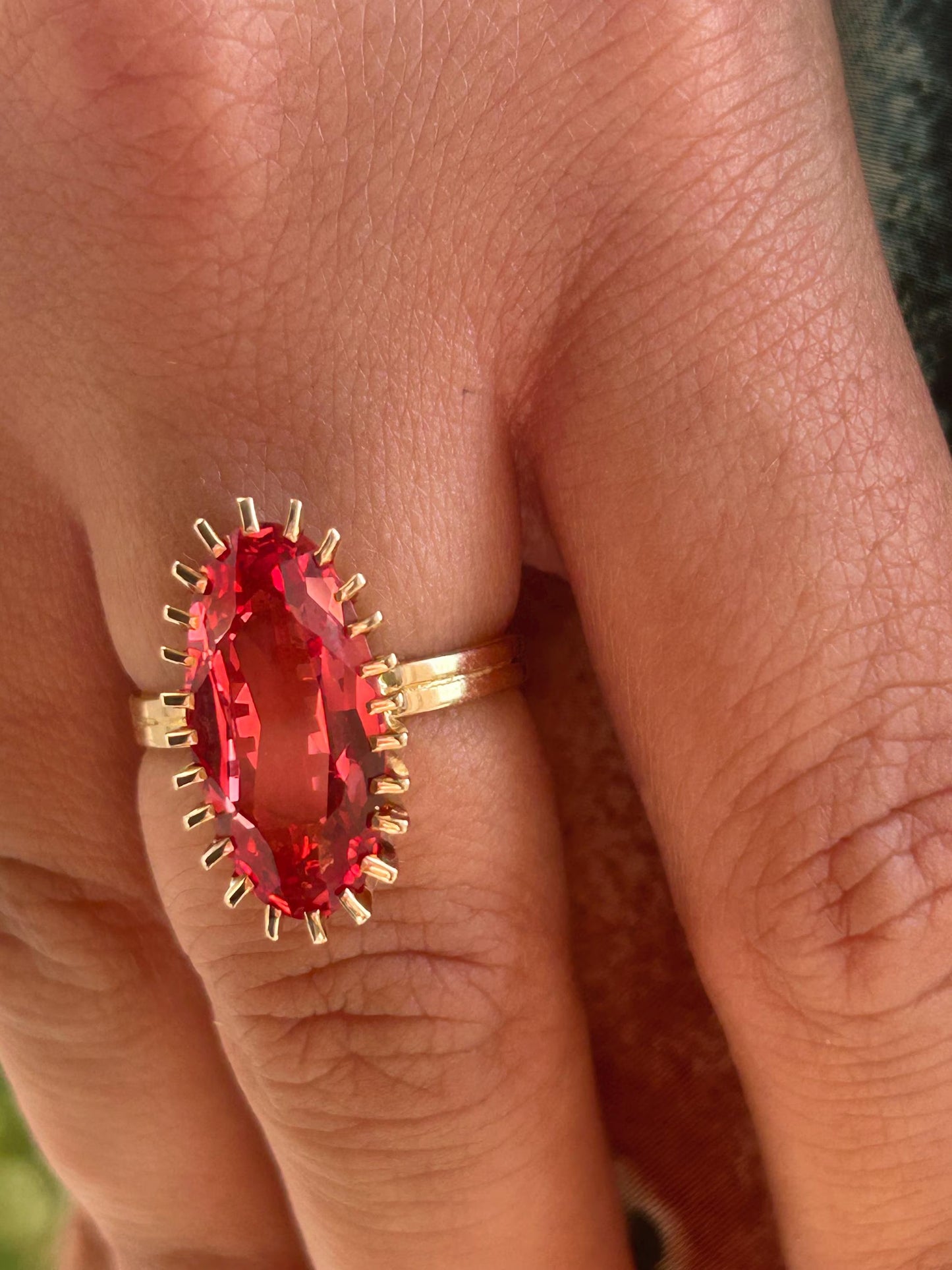 Bague cocktail or 18k et saphir rose orangé – Bijou statement vintage chic
