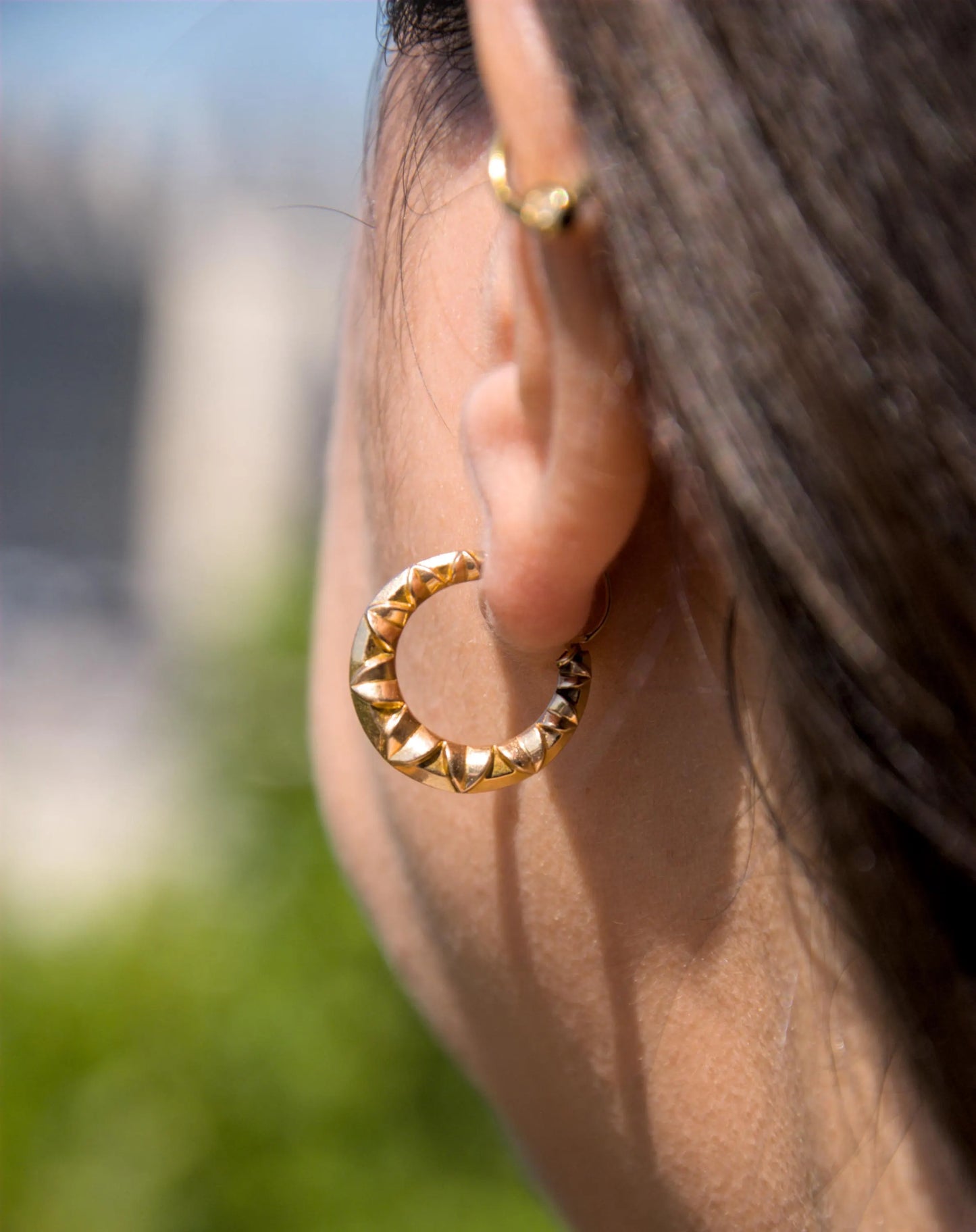 Créoles Vintage texturées en or 18K, Elégantes boucles d’oreilles anciennes