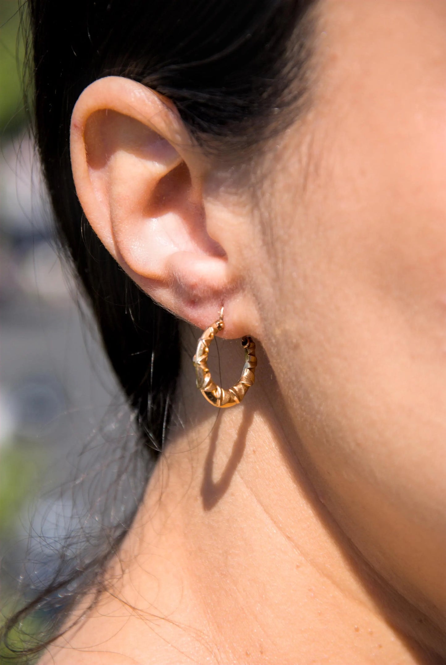 Créoles Vintage texturées en or 18K, Elégantes boucles d’oreilles anciennes