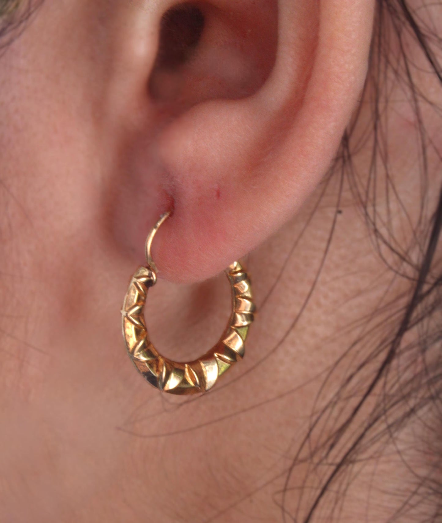 Créoles Vintage texturées en or 18K, Elégantes boucles d’oreilles anciennes