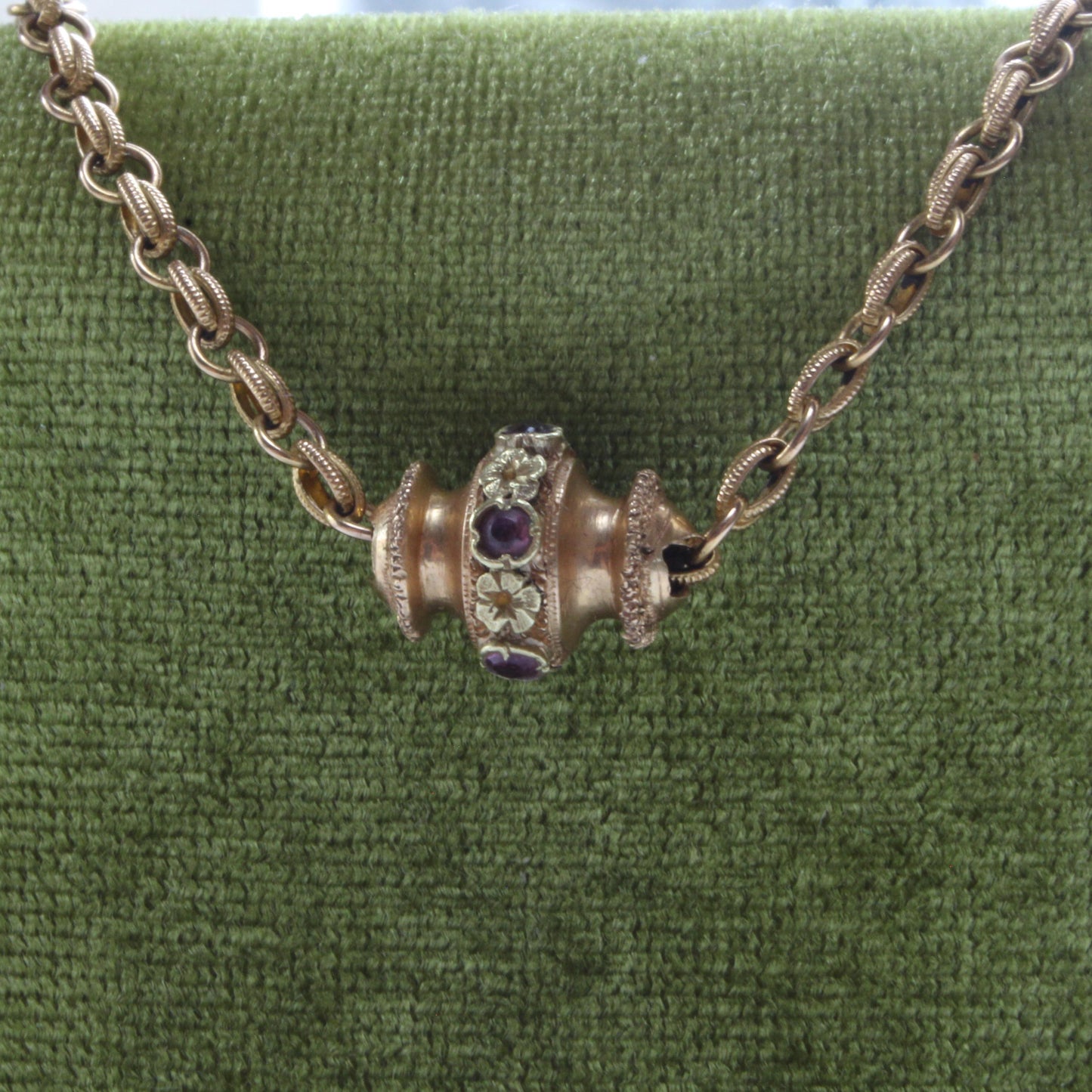 Collier ancien en or 18k époque victorienne avec coulant orné de 6 améthystes naturelles
