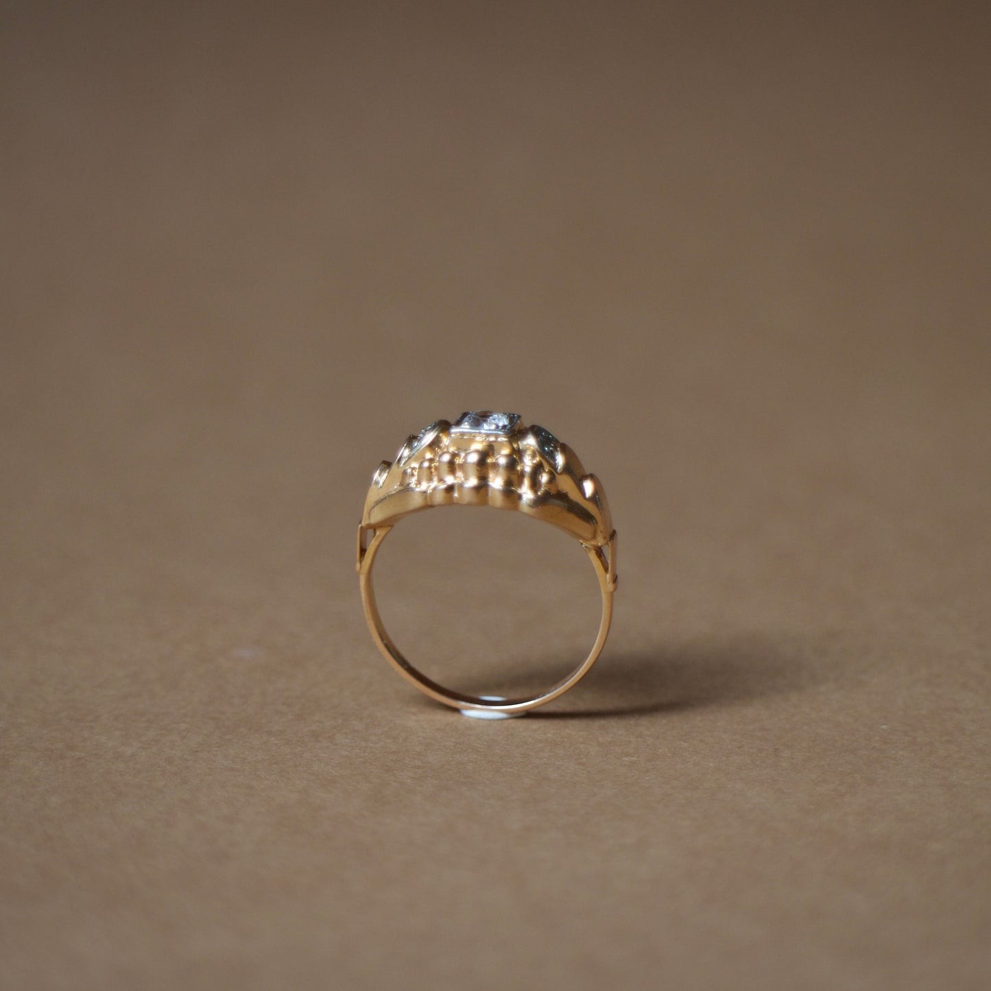 Bague Tank en or rose 18k orné d'un diamant GVS 0,10ct – Chevalière femme vintage style Art Déco années 40