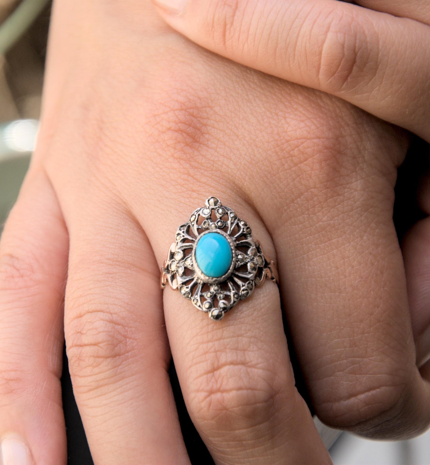 Bague ancienne  Napoléon III en or 18 carats, argent, cabochon de turquoise et marcassites