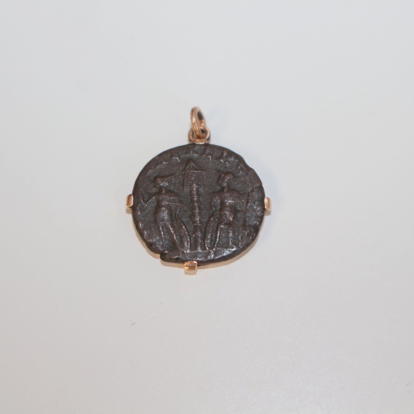 Pendentif pièce de monnaie romaine en bronze montée sur or 18K