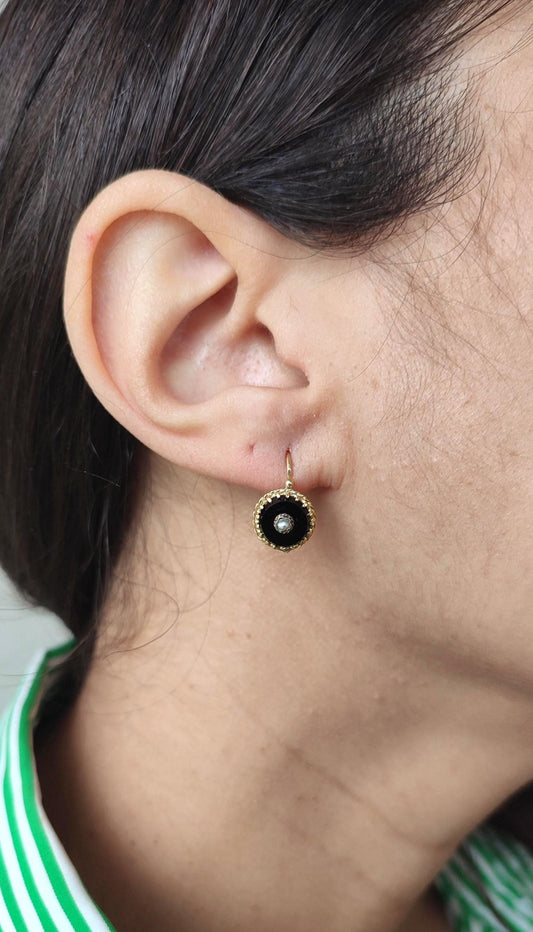 Boucles d’oreilles dormeuses anciennes or 18K onyx et perles fines, Napoléon III XIXe siècle