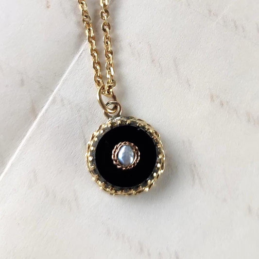 Pendentif ancien Napoléon III en or 18K, onyx noir et perle fine – ancienne épingle XIXe transformée