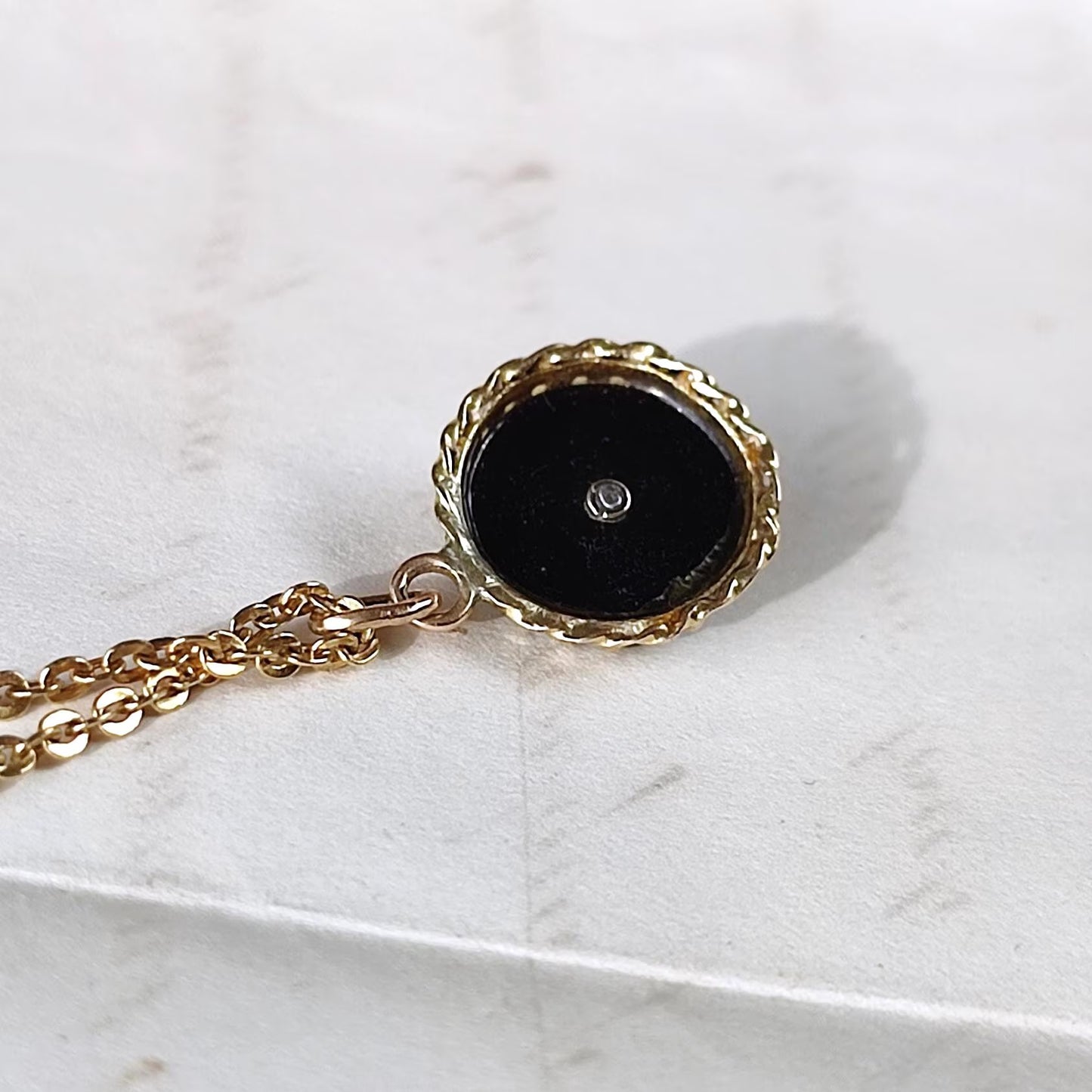 Pendentif ancien Napoléon III en or 18K, onyx noir et perle fine – ancienne épingle XIXe transformée