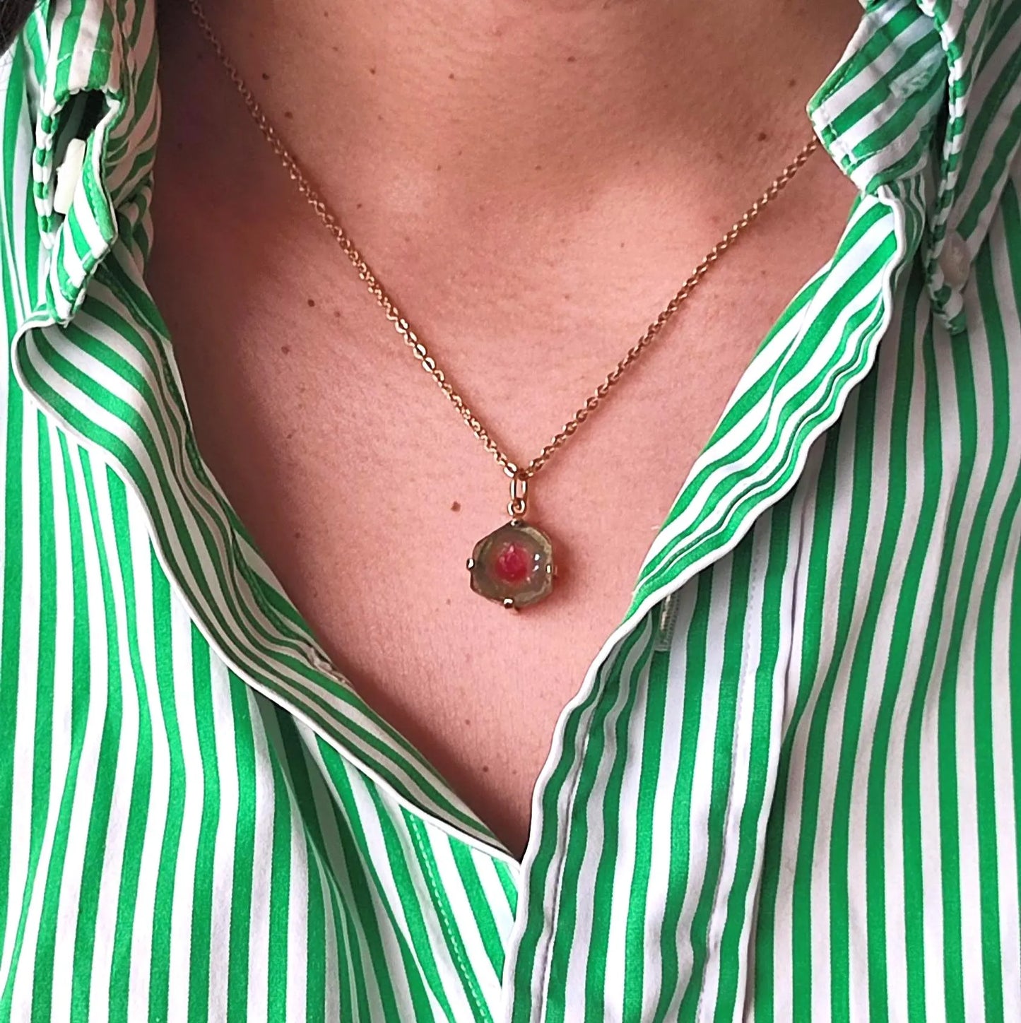 Pendentif vintage tourmaline watermelon naturelle en or 18K – tranche de tourmaline rose et verte