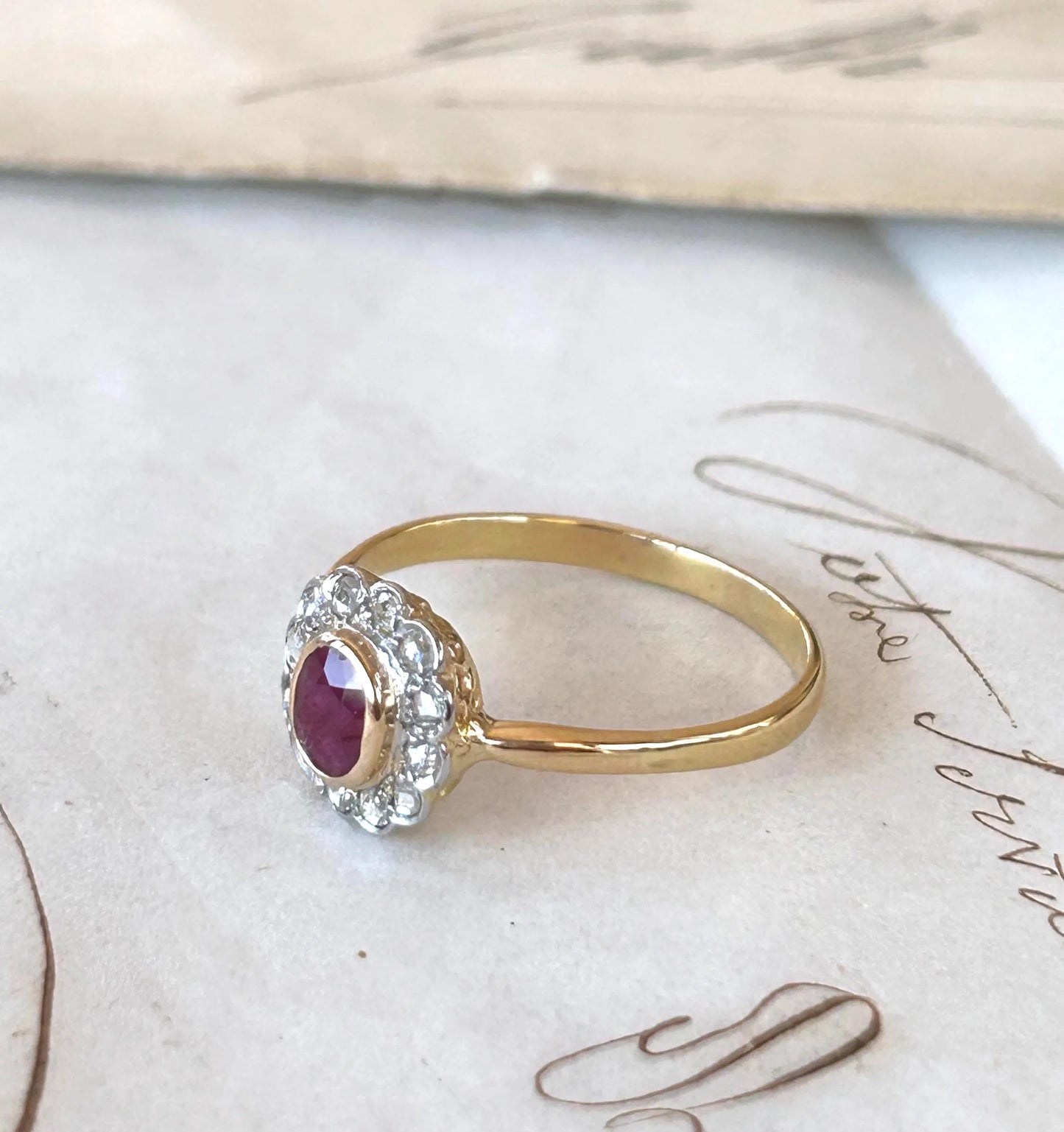 Bague ancienne pompadour rubis diamants taille rose or 18k Belle Époque