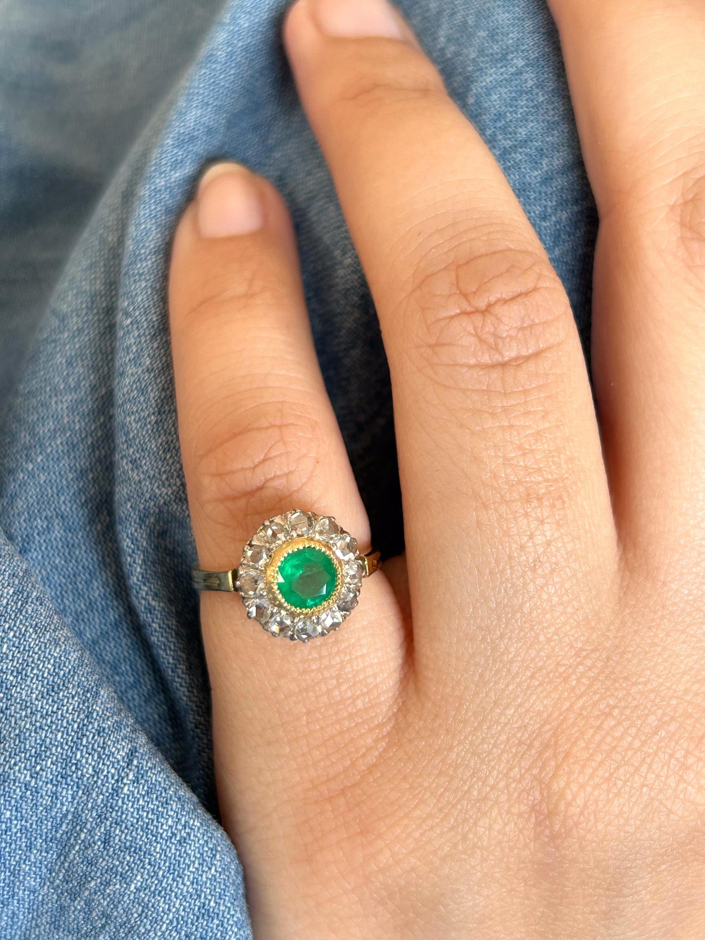 Bague ancienne Belle Époque or 18k et platine émeraude entourage diamants taille rose