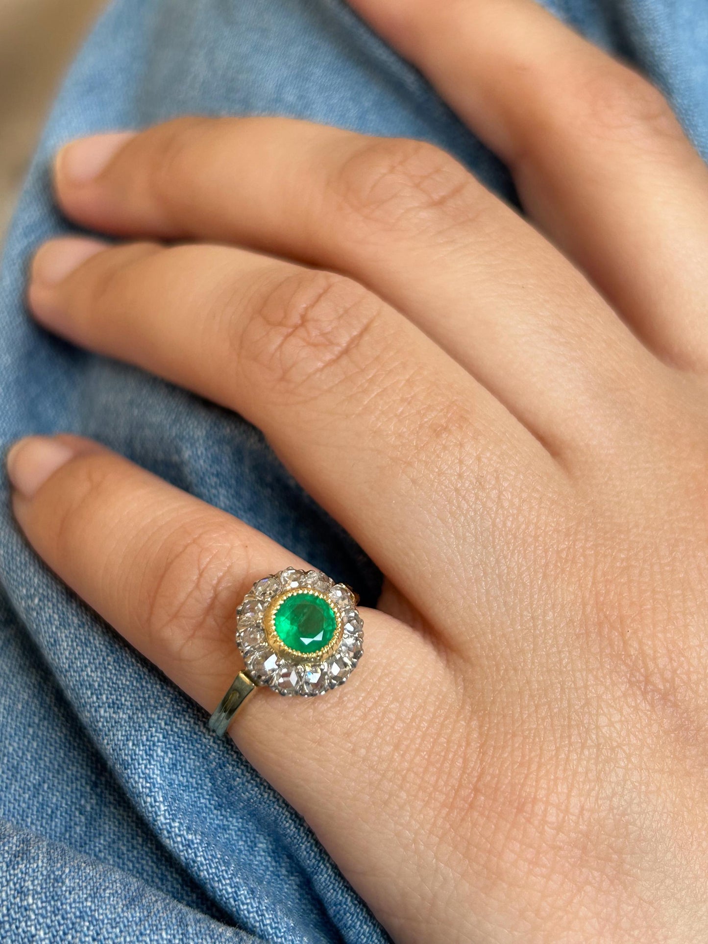 Bague ancienne Belle Époque or 18k et platine émeraude entourage diamants taille rose