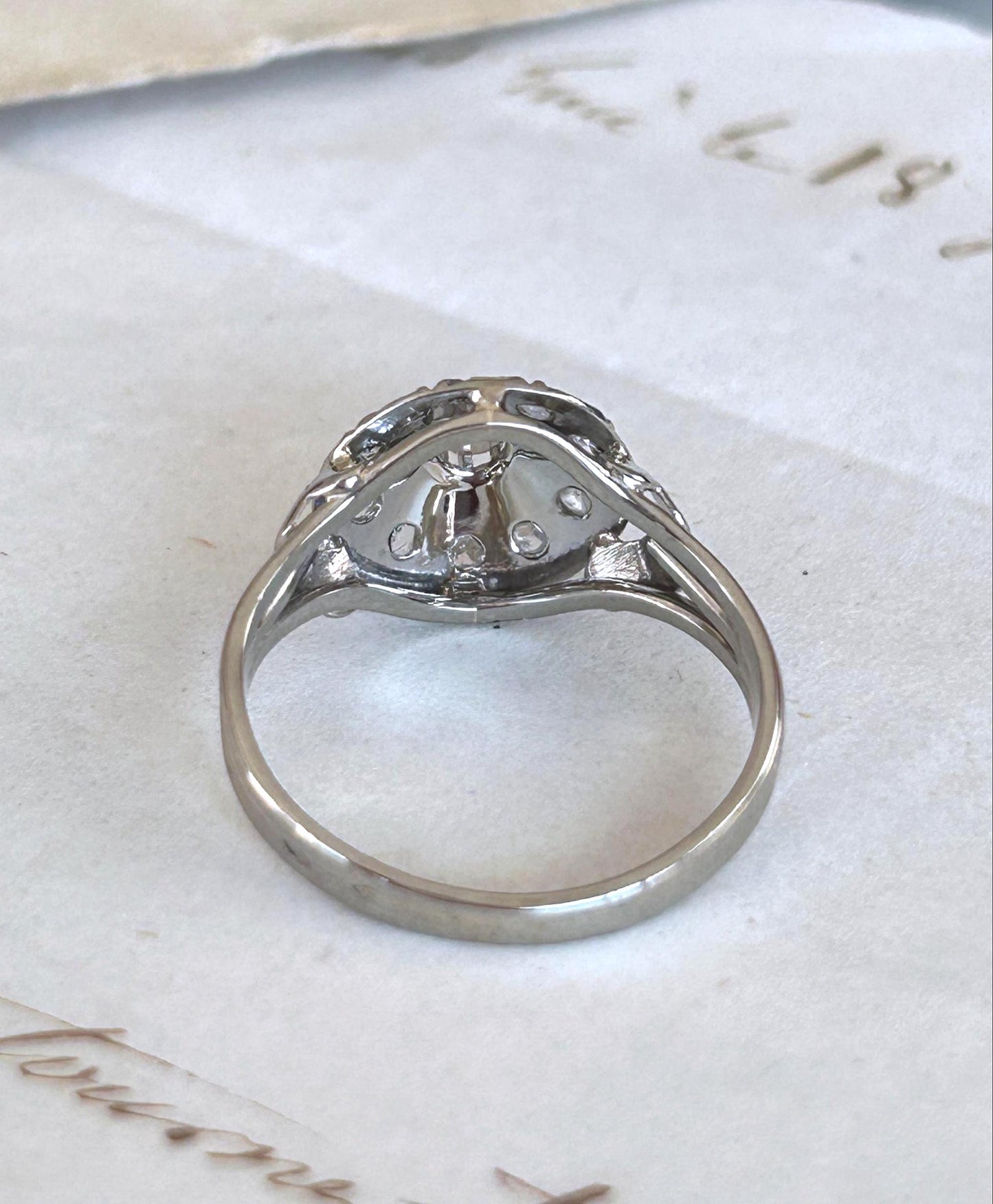 Bague ancienne diamant taille rose halo or gris 18k Art Déco