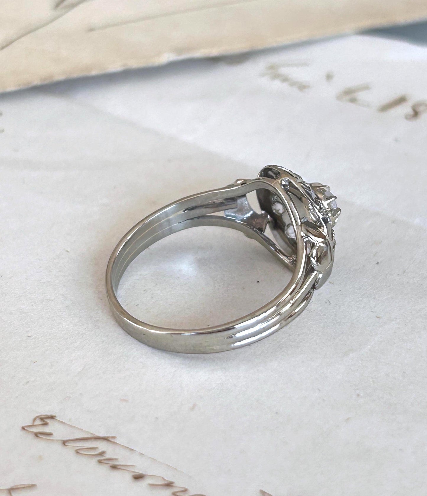 Bague ancienne diamant taille rose halo or gris 18k Art Déco