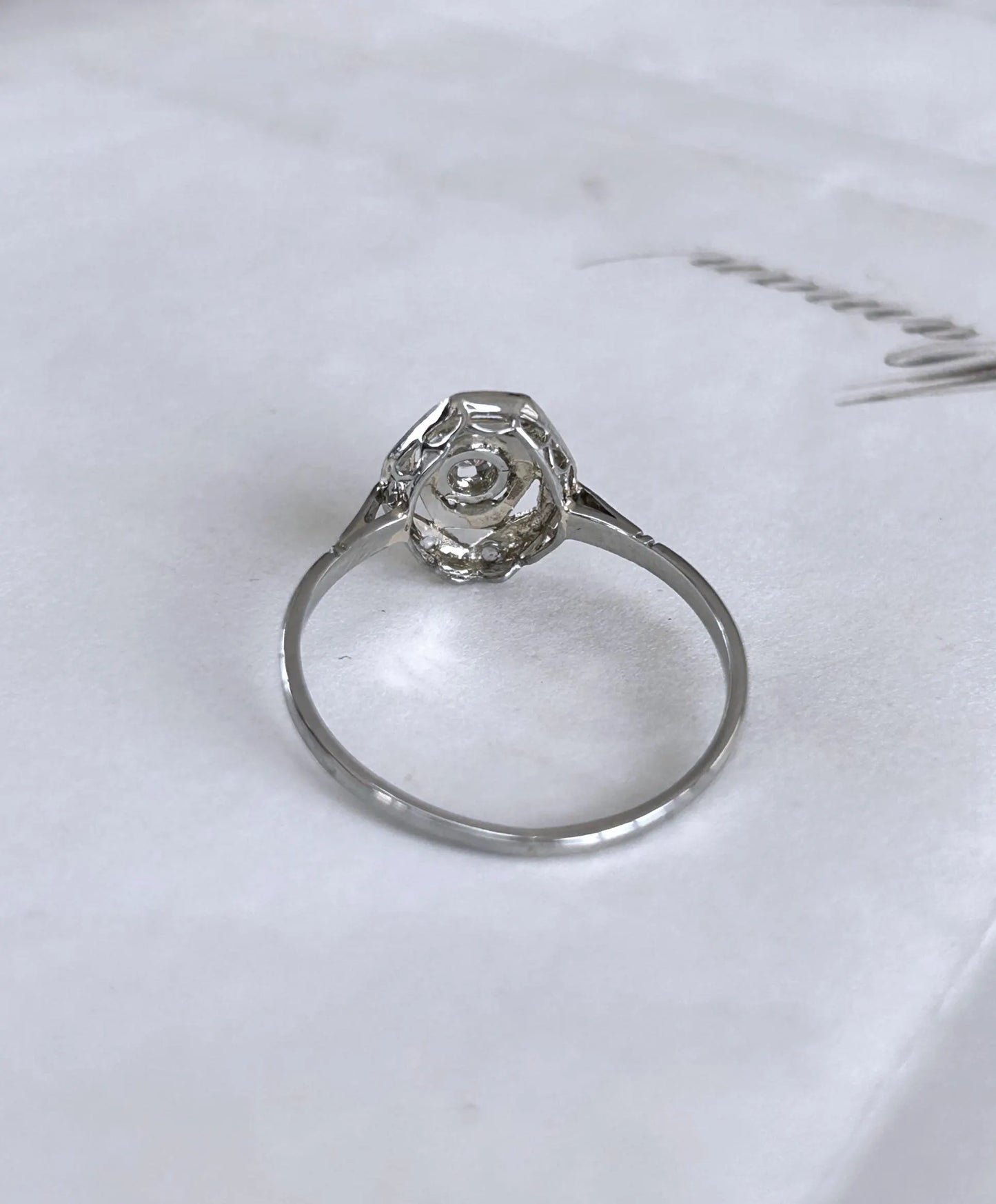 Bague ancienne diamant en platine et or blanc 18k, Art Déco française ajourée