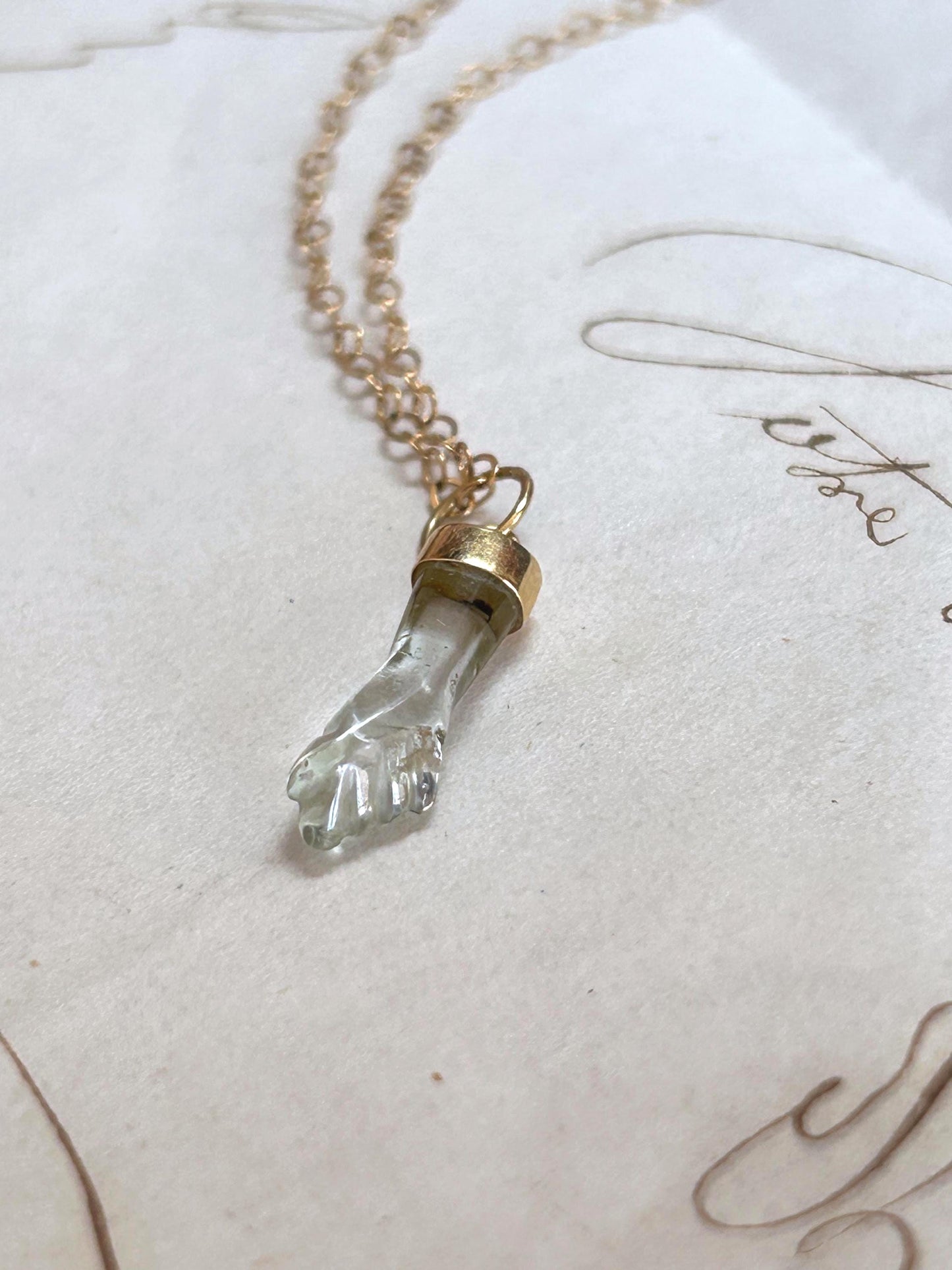 Pendentif main Figa cristal de roche or 18k talisman ancien