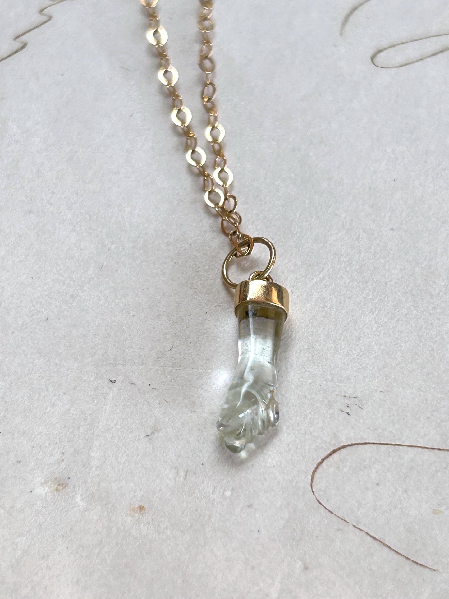 Pendentif main Figa cristal de roche or 18k talisman ancien