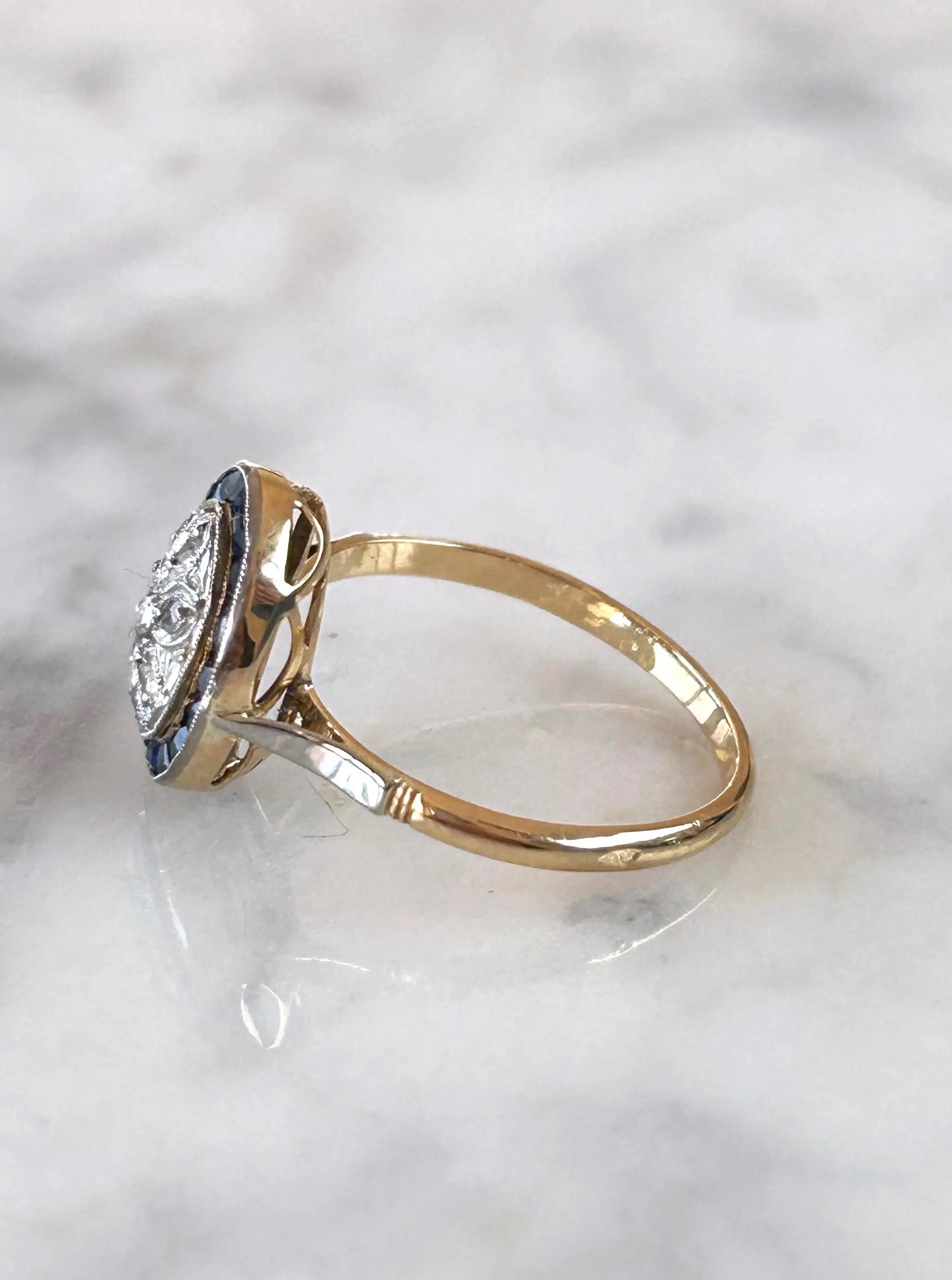 Bague ancienne Belle Époque or 18k diamants taille rose et saphirs calibrés