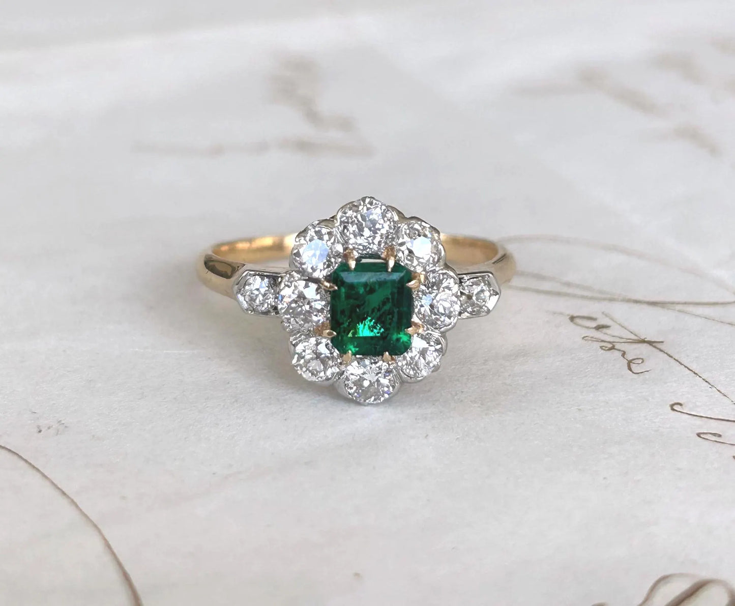 Bague marguerite ancienne émeraude et diamants taille ancienne en or 18K - Belle époque