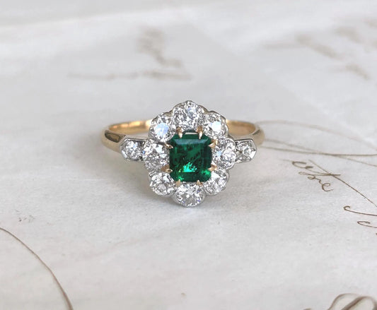 Bague marguerite ancienne émeraude et diamants taille ancienne en or 18K - Belle époque