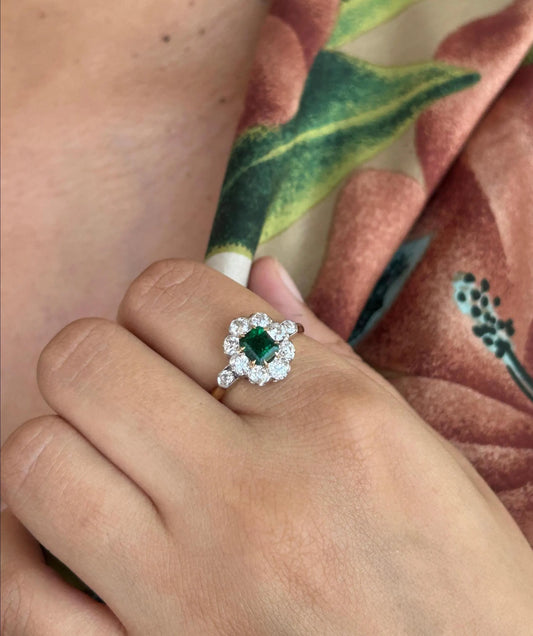 Bague marguerite ancienne émeraude et diamants taille ancienne en or 18K - Belle époque