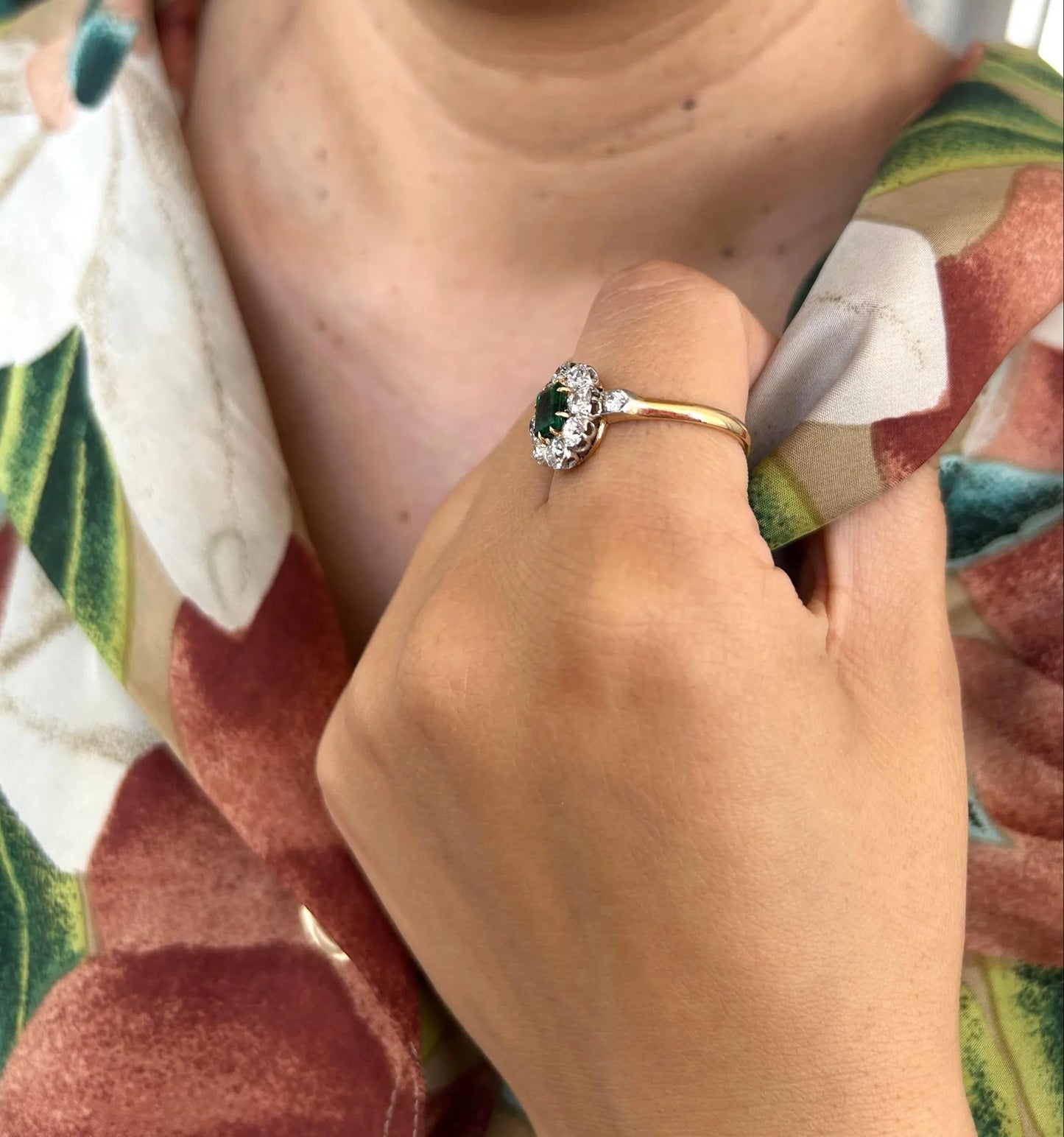 Bague marguerite ancienne émeraude et diamants taille ancienne en or 18K - Belle époque