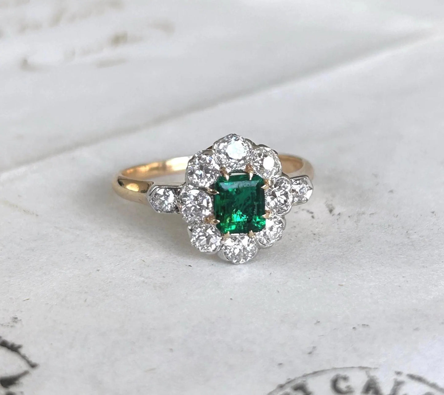 Bague marguerite ancienne émeraude et diamants taille ancienne en or 18K - Belle époque