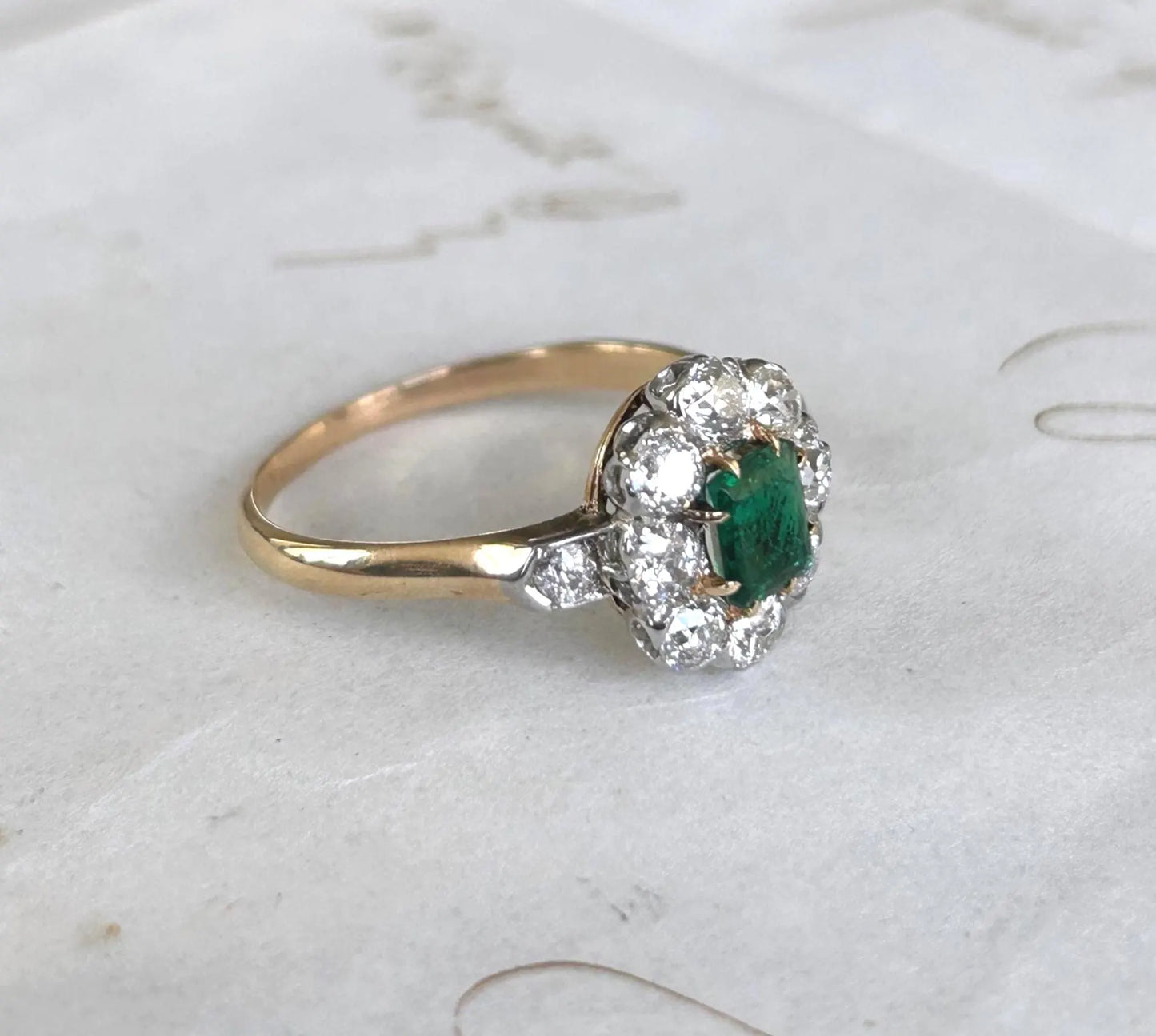 Bague marguerite ancienne émeraude et diamants taille ancienne en or 18K - Belle époque