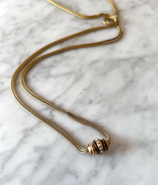 Chaîne ancienne maille palmier en or jaune 18K, émail noir et perles - sautoir Napoléon III XIXe siècle