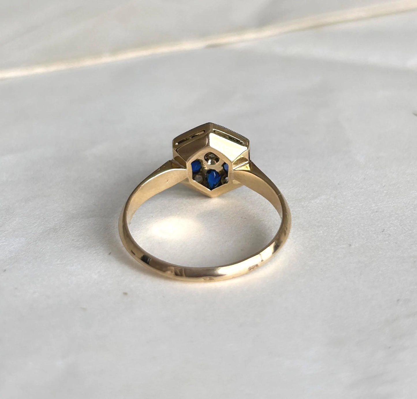 Bague Art Déco française en or 18k, saphirs naturels et diamants taille rose