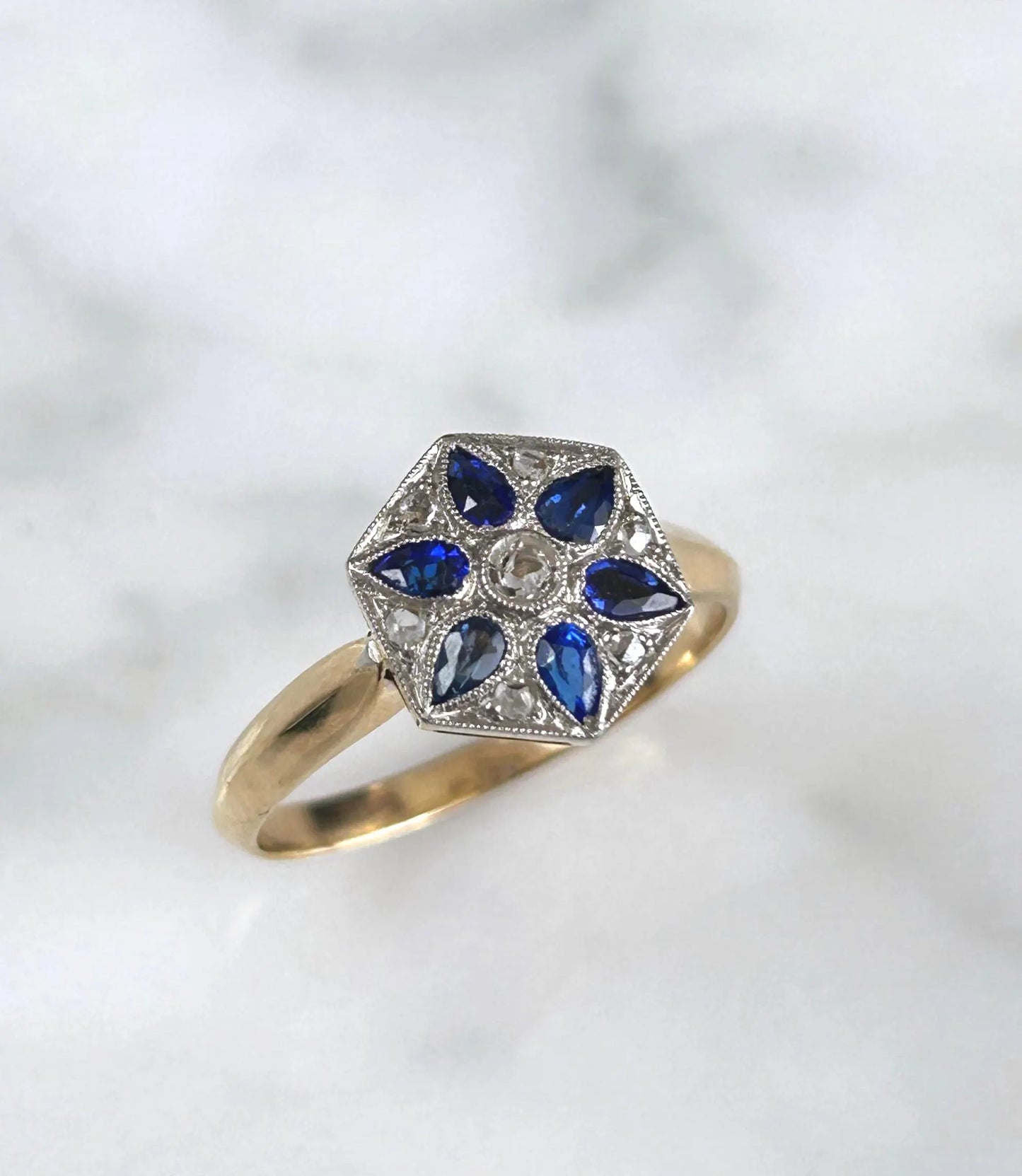 Bague Art Déco française en or 18k, saphirs naturels et diamants taille rose