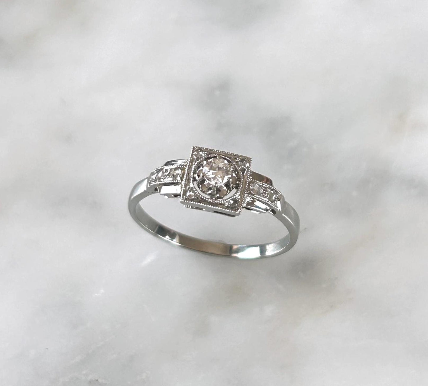 Bague ancienne Art Déco diamant 0,10 ct or 18k et platine