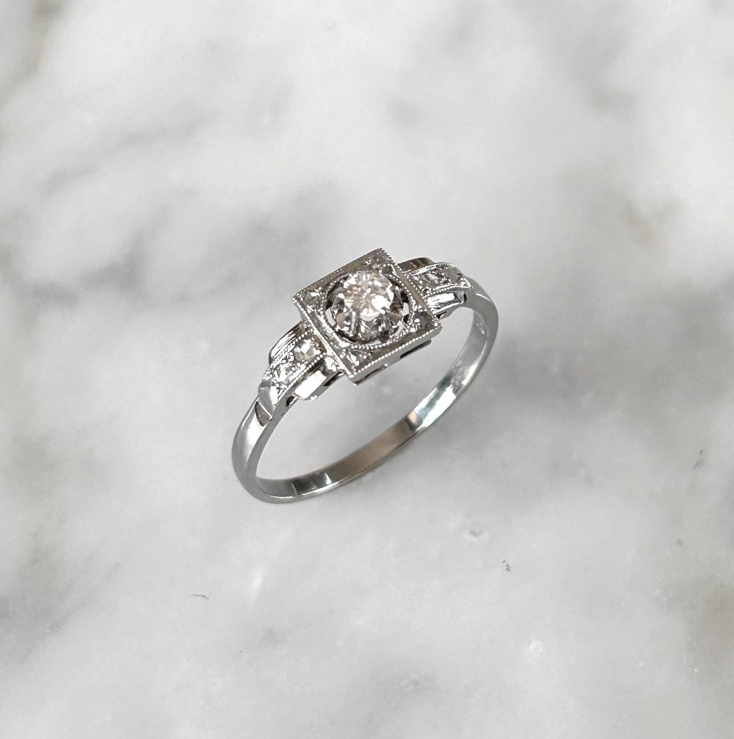 Bague ancienne Art Déco diamant 0,10 ct or 18k et platine