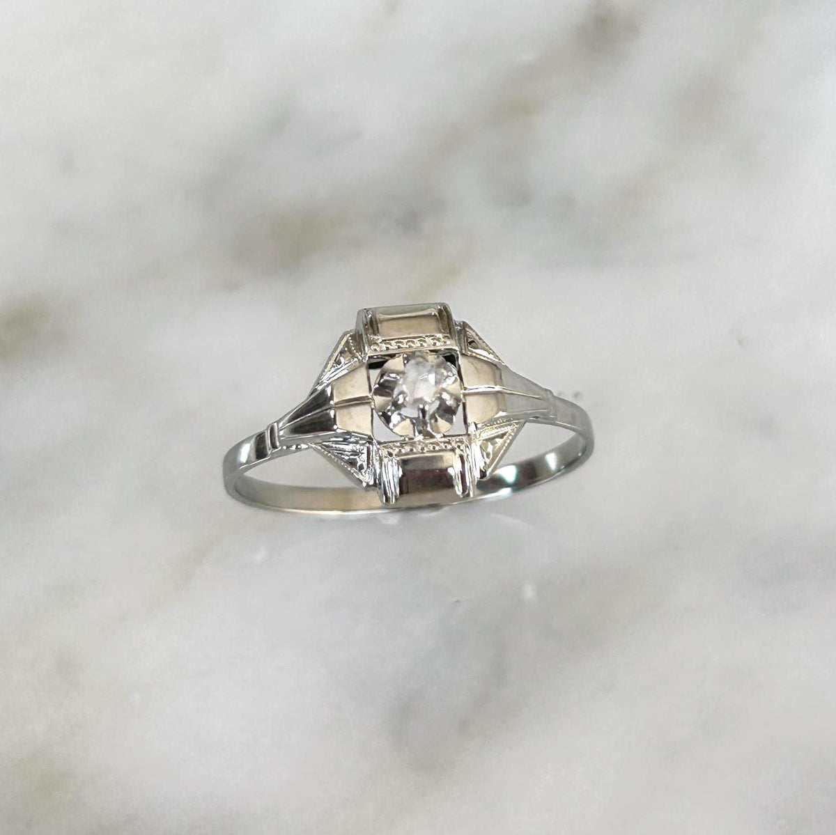 Bague Art Déco en or 18K et diamant taille rose, Bague ancienne années 1920-1930