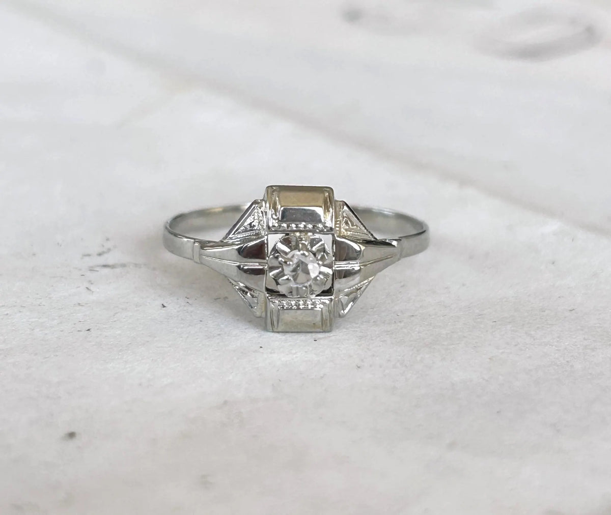 Bague Art Déco en or 18K et diamant taille rose, Bague ancienne années 1920-1930