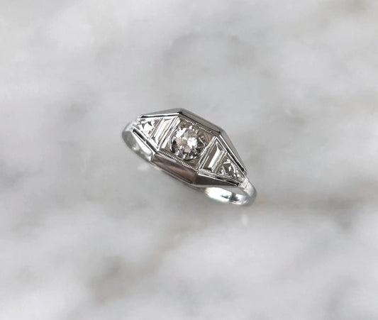 Bague ancienne Art Déco diamant 0,06 ct, or gris 18k