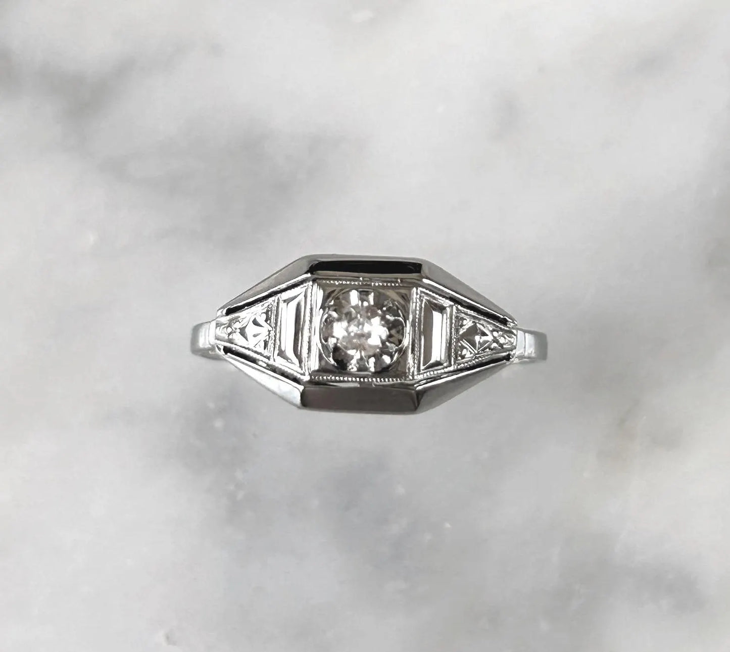 Bague ancienne Art Déco diamant 0,06 ct, or gris 18k