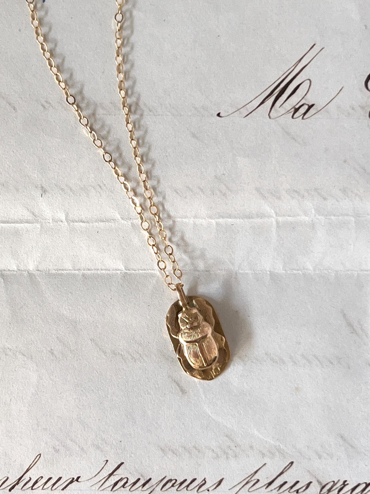 Pendentif ancien scarabée égyptisant or 18K , Egyptian Revival années 1920